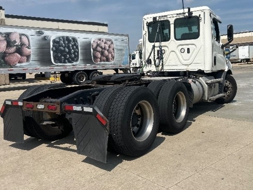 Day Cab Tractor-Heavy Duty Tractors-Freightliner-2019-T11664ST-East Chicago-IN-580,824\n\t\tmiles-$ 37,750 - Image 7