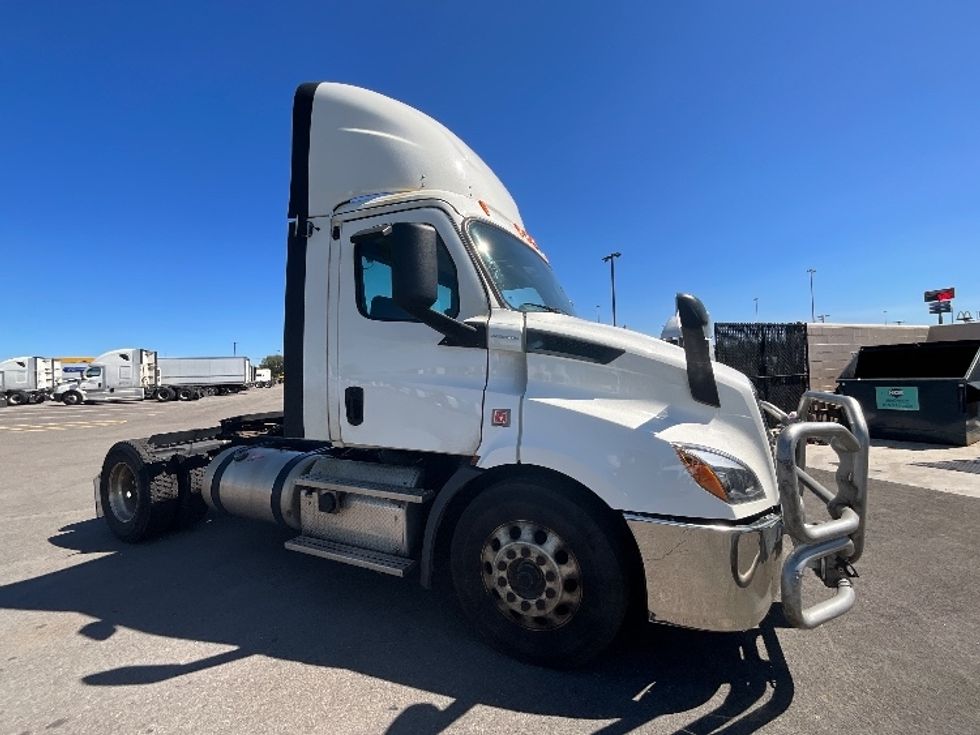Day Cab Tractor-Heavy Duty Tractors-Freightliner-2019-T11664ST-East Chicago-IN-607,710\n\t\tmiles-$ 35,250 - Image 1