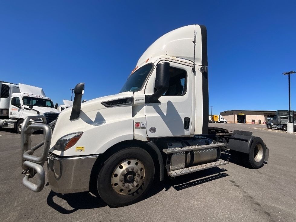 Day Cab Tractor-Heavy Duty Tractors-Freightliner-2019-T11664ST-East Chicago-IN-607,710\n\t\tmiles-$ 35,250 - Image 3