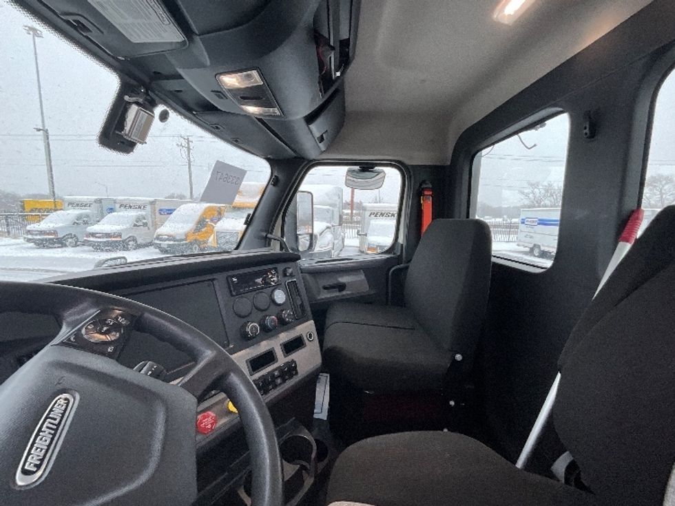 Day Cab Tractor-Heavy Duty Tractors-Freightliner-2019-T11664ST-East Chicago-IN-658,487\n\t\tmiles-$ 25,500 - Image 10
