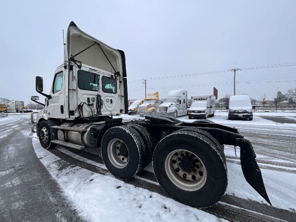 Day Cab Tractor-Heavy Duty Tractors-Freightliner-2019-T11664ST-East Chicago-IN-658,487\n\t\tmiles-$ 25,500 - Image 5