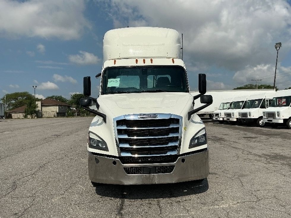 Day Cab Tractor-Heavy Duty Tractors-Freightliner-2019-T11664ST-East Chicago-IN-667,533\n\t\tmiles-$ 25,250 - Image 2