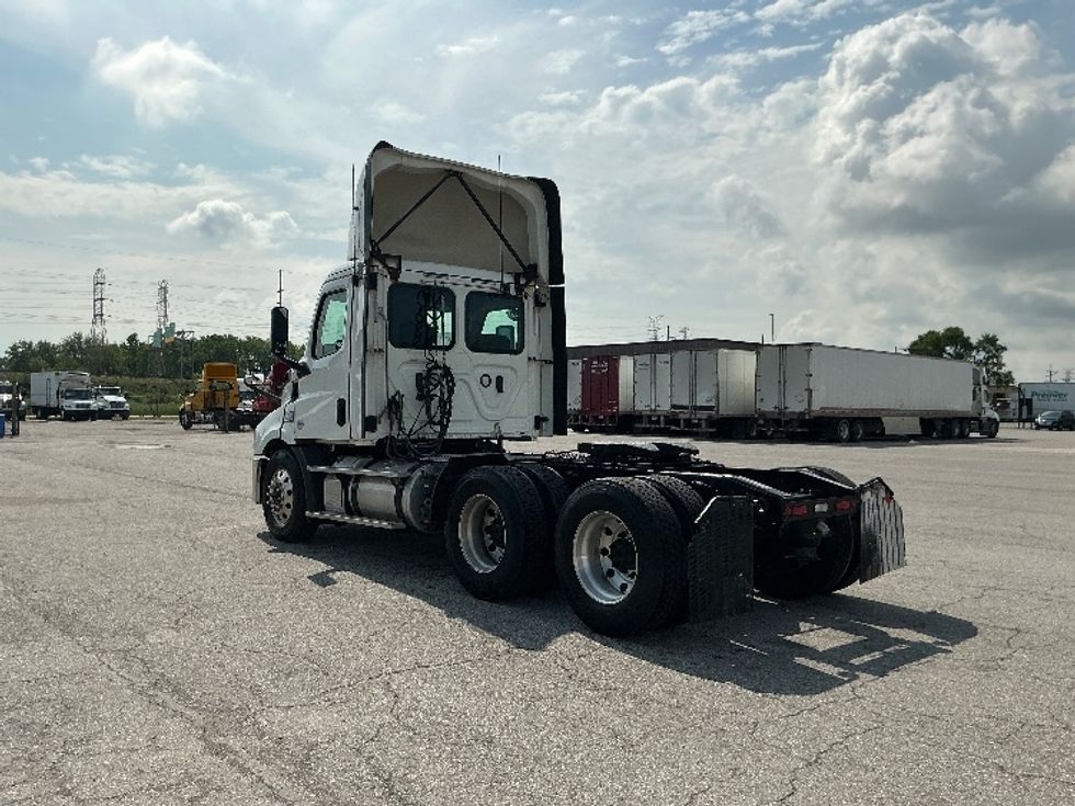 Day Cab Tractor-Heavy Duty Tractors-Freightliner-2019-T11664ST-East Chicago-IN-667,533\n\t\tmiles-$ 25,250 - Image 5