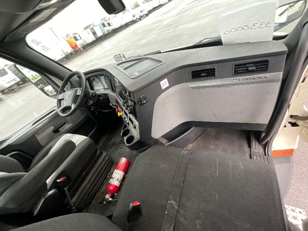 Day Cab Tractor-Heavy Duty Tractors-Freightliner-2019-T11664ST-East Chicago-IN-679,012\n\t\tmiles-$ 28,750 - Image 13