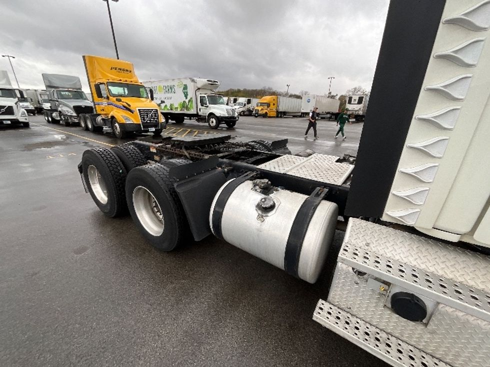 Day Cab Tractor-Heavy Duty Tractors-Freightliner-2019-T11664ST-East Chicago-IN-679,012\n\t\tmiles-$ 28,750 - Image 18