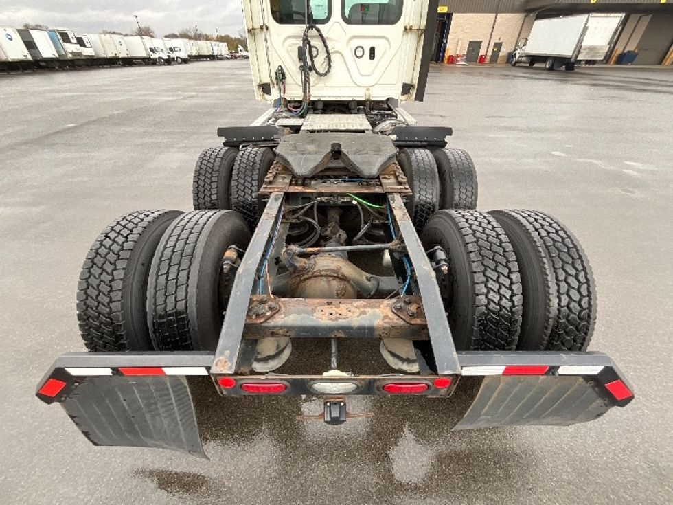 Day Cab Tractor-Heavy Duty Tractors-Freightliner-2019-T11664ST-East Chicago-IN-679,012\n\t\tmiles-$ 28,750 - Image 6