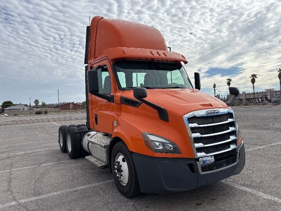 2019 Freightliner Cascadia 116" Day cab photo 17