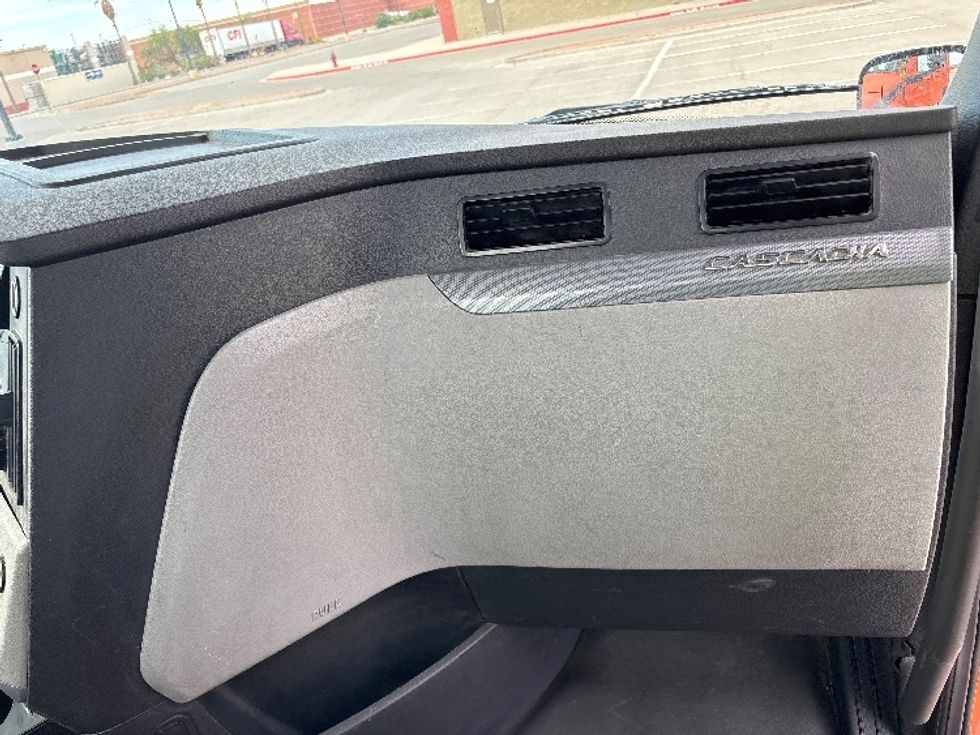 Day Cab Tractor-Heavy Duty Tractors-Freightliner-2019-T11664ST-El Paso-TX-228,577\n\t\tmiles-$ 50,000 - Image 13