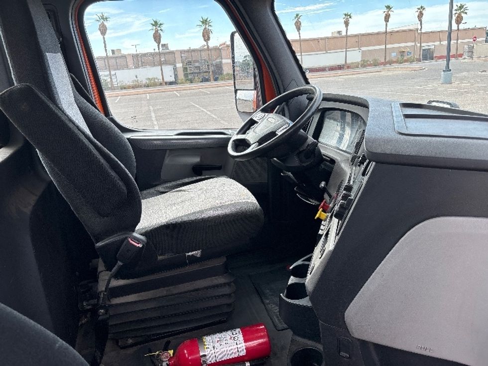 Day Cab Tractor-Heavy Duty Tractors-Freightliner-2019-T11664ST-El Paso-TX-228,577\n\t\tmiles-$ 50,000 - Image 14