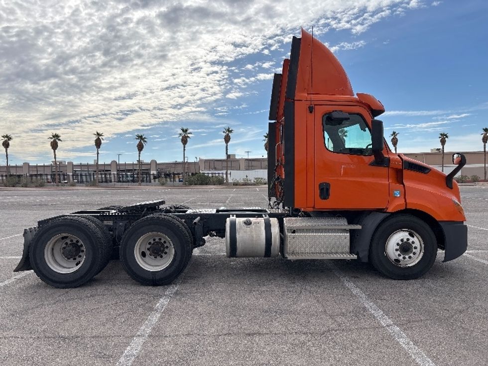 Day Cab Tractor-Heavy Duty Tractors-Freightliner-2019-T11664ST-El Paso-TX-228,577\n\t\tmiles-$ 50,000 - Image 8