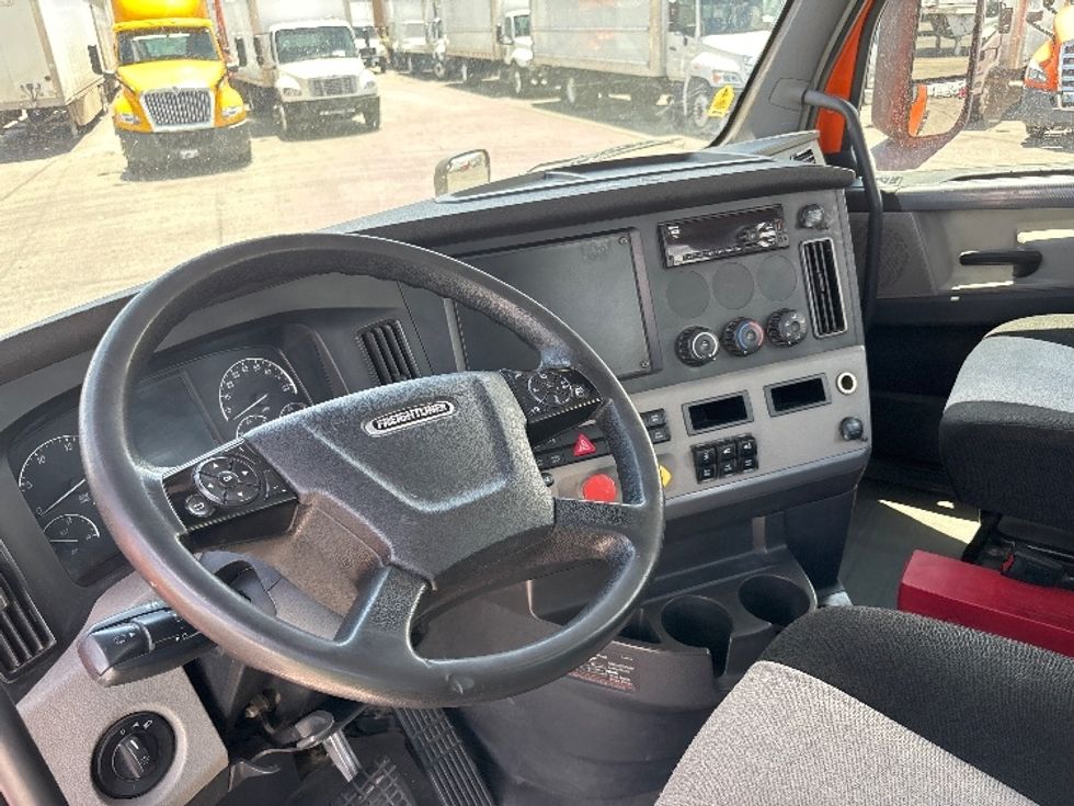 Day Cab Tractor-Heavy Duty Tractors-Freightliner-2019-T11664ST-El Paso-TX-268,086\n\t\tmiles-$ 50,750 - Image 10