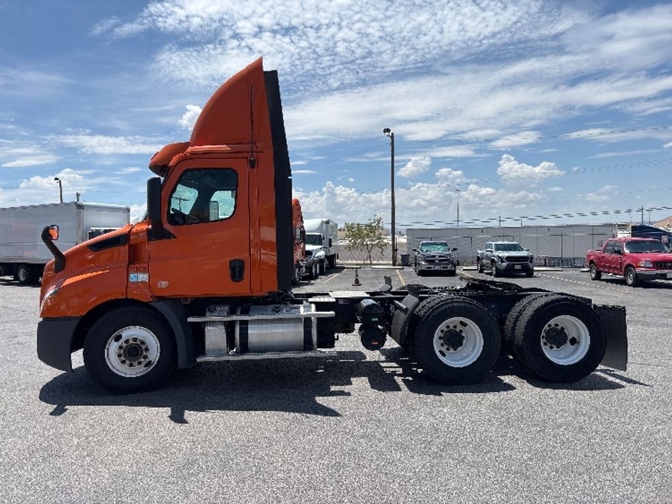 Day Cab Tractor-Heavy Duty Tractors-Freightliner-2019-T11664ST-El Paso-TX-268,086\n\t\tmiles-$ 50,750 - Image 4