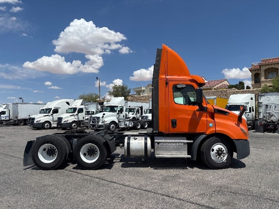 Day Cab Tractor-Heavy Duty Tractors-Freightliner-2019-T11664ST-El Paso-TX-268,086\n\t\tmiles-$ 50,750 - Image 8