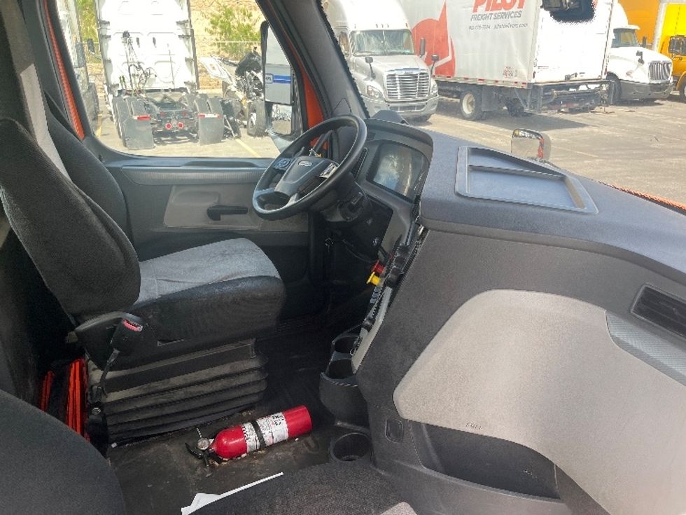 Day Cab Tractor-Heavy Duty Tractors-Freightliner-2019-T11664ST-El Paso-TX-400,746\n\t\tmiles-$ 42,500 - Image 13