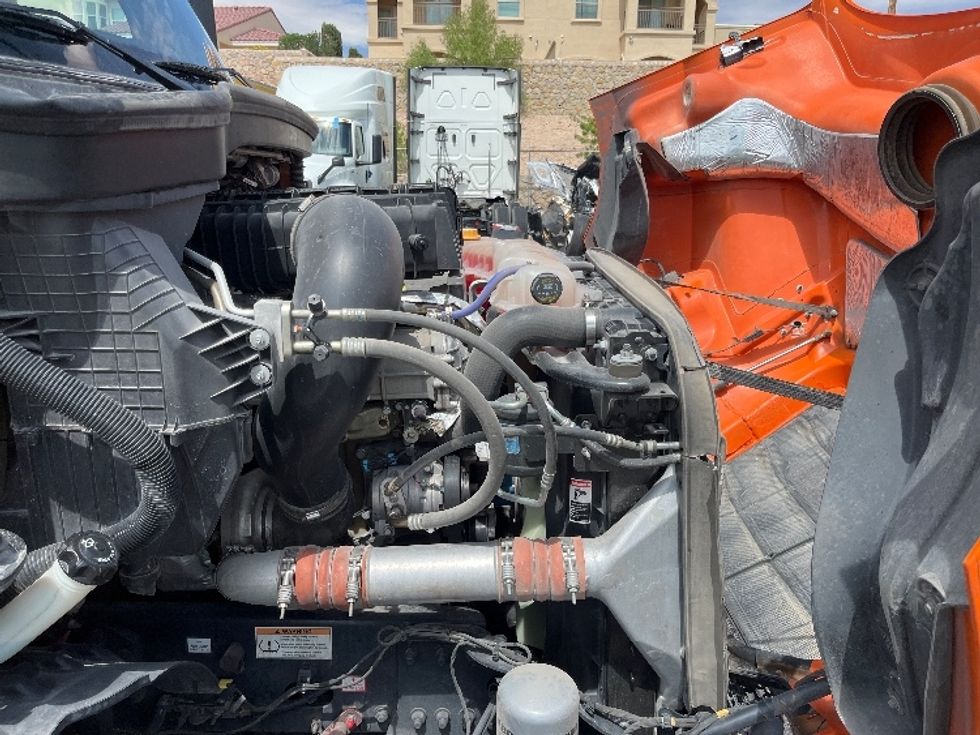 Day Cab Tractor-Heavy Duty Tractors-Freightliner-2019-T11664ST-El Paso-TX-400,746\n\t\tmiles-$ 42,500 - Image 14