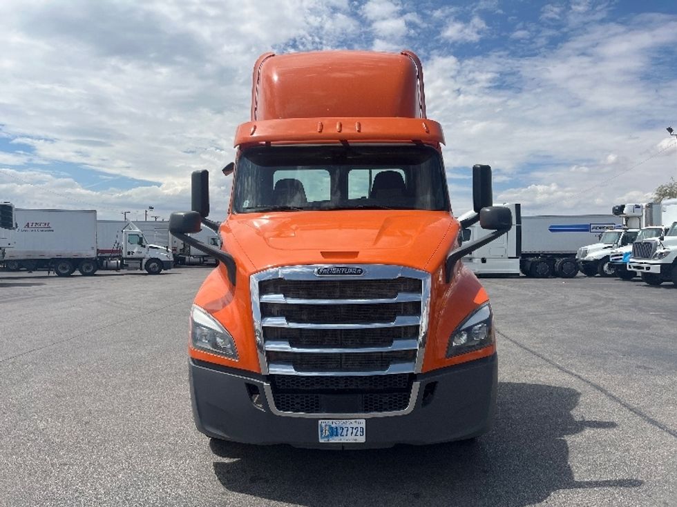 Day Cab Tractor-Heavy Duty Tractors-Freightliner-2019-T11664ST-El Paso-TX-400,746\n\t\tmiles-$ 42,500 - Image 2