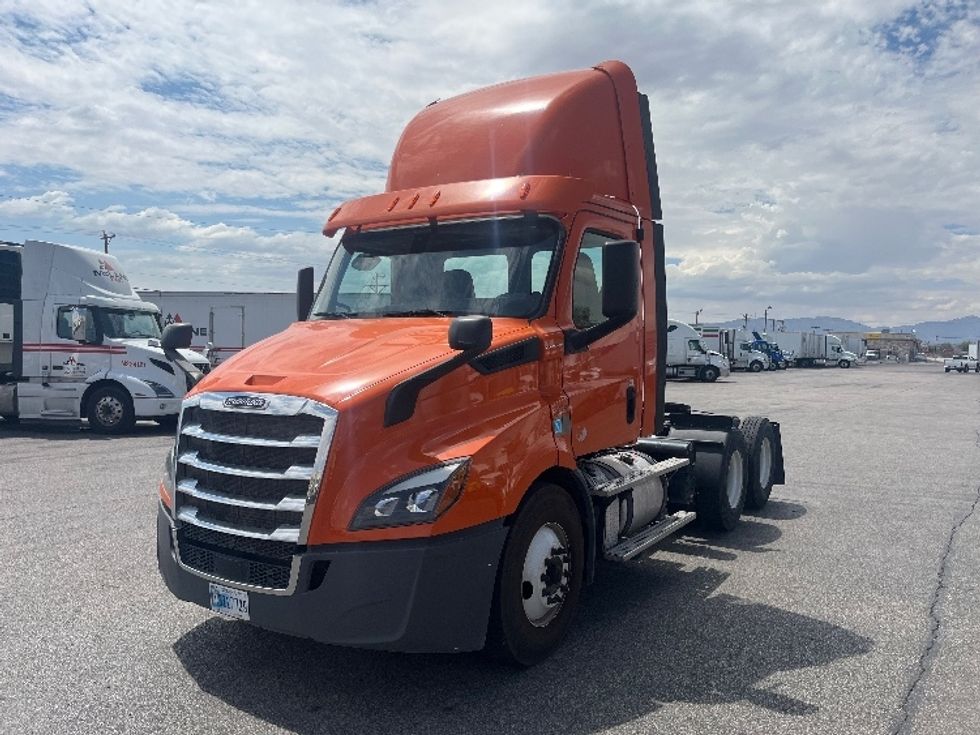 Day Cab Tractor-Heavy Duty Tractors-Freightliner-2019-T11664ST-El Paso-TX-400,746\n\t\tmiles-$ 42,500 - Image 3