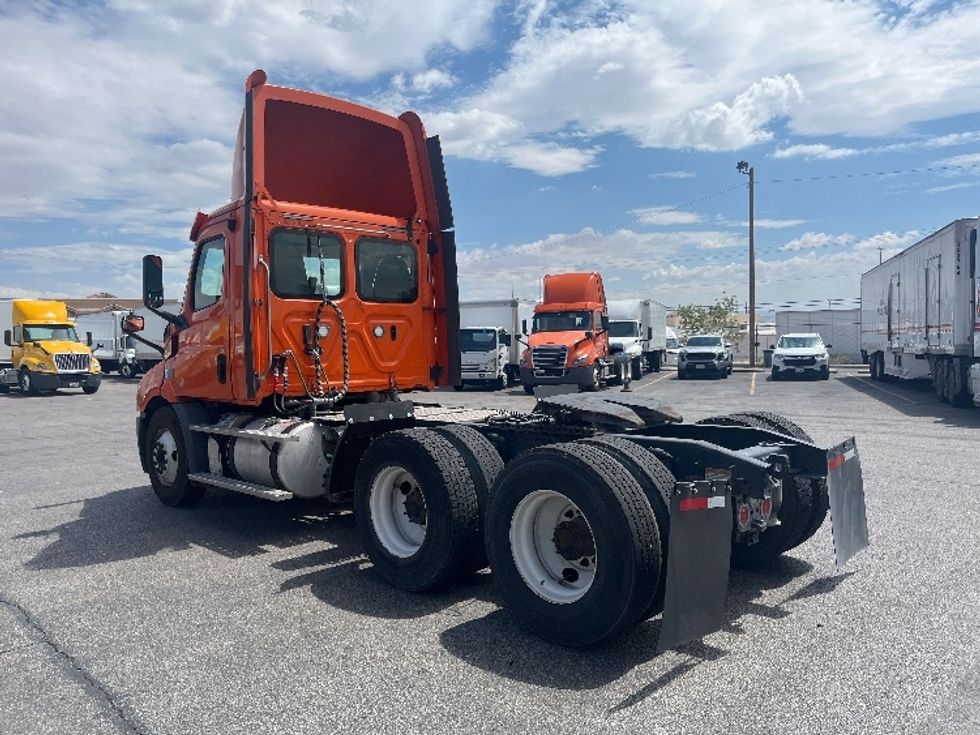 Day Cab Tractor-Heavy Duty Tractors-Freightliner-2019-T11664ST-El Paso-TX-400,746\n\t\tmiles-$ 42,500 - Image 5