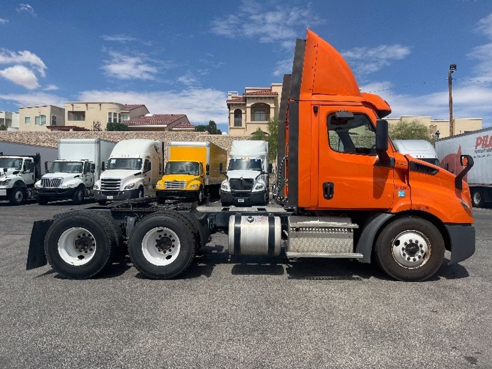 Day Cab Tractor-Heavy Duty Tractors-Freightliner-2019-T11664ST-El Paso-TX-400,746\n\t\tmiles-$ 42,500 - Image 8