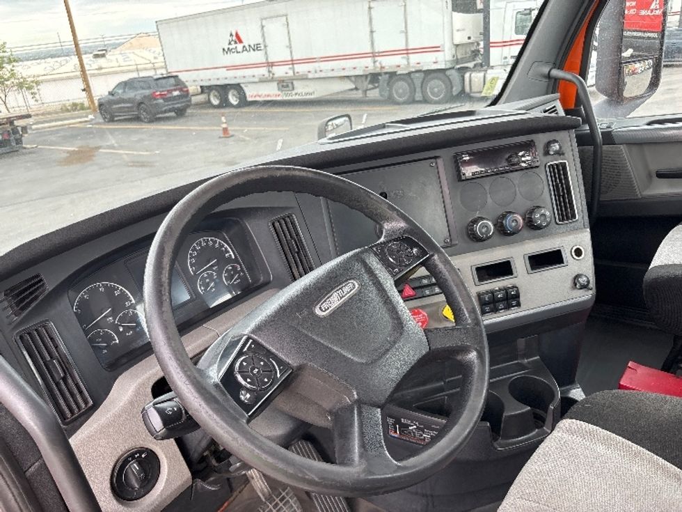 Day Cab Tractor-Heavy Duty Tractors-Freightliner-2019-T11664ST-El Paso-TX-480,823\n\t\tmiles-$ 38,000 - Image 10