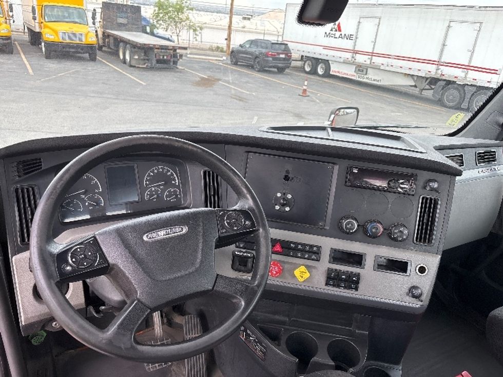 Day Cab Tractor-Heavy Duty Tractors-Freightliner-2019-T11664ST-El Paso-TX-480,823\n\t\tmiles-$ 38,000 - Image 11