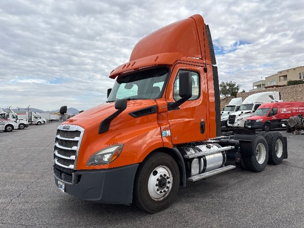 Day Cab Tractor-Heavy Duty Tractors-Freightliner-2019-T11664ST-El Paso-TX-480,823\n\t\tmiles-$ 38,000 - Image 3