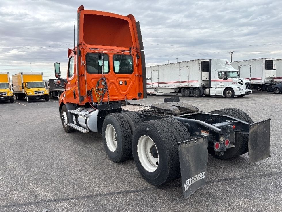 Day Cab Tractor-Heavy Duty Tractors-Freightliner-2019-T11664ST-El Paso-TX-480,823\n\t\tmiles-$ 38,000 - Image 5