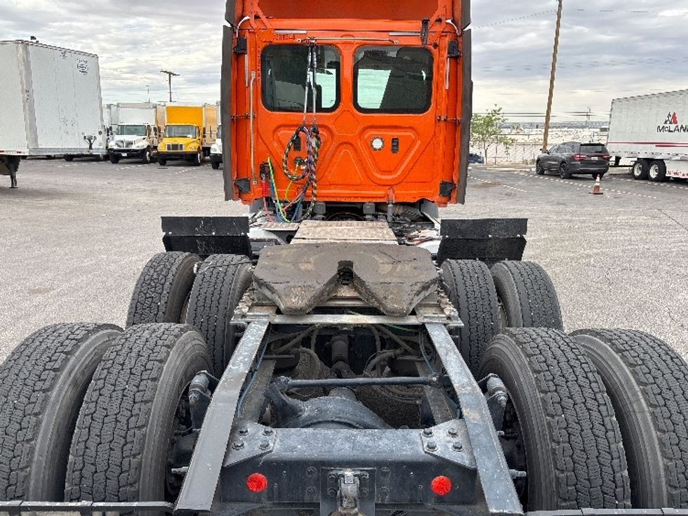 Day Cab Tractor-Heavy Duty Tractors-Freightliner-2019-T11664ST-El Paso-TX-480,823\n\t\tmiles-$ 38,000 - Image 6