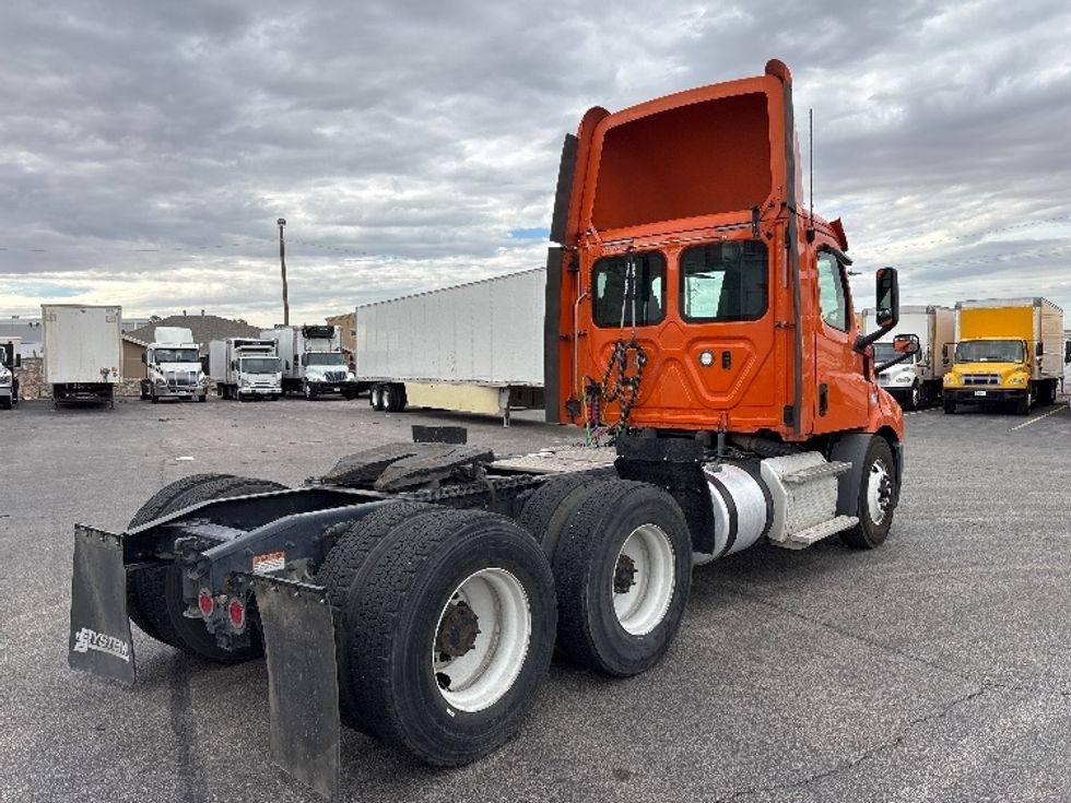 Day Cab Tractor-Heavy Duty Tractors-Freightliner-2019-T11664ST-El Paso-TX-480,823\n\t\tmiles-$ 38,000 - Image 7
