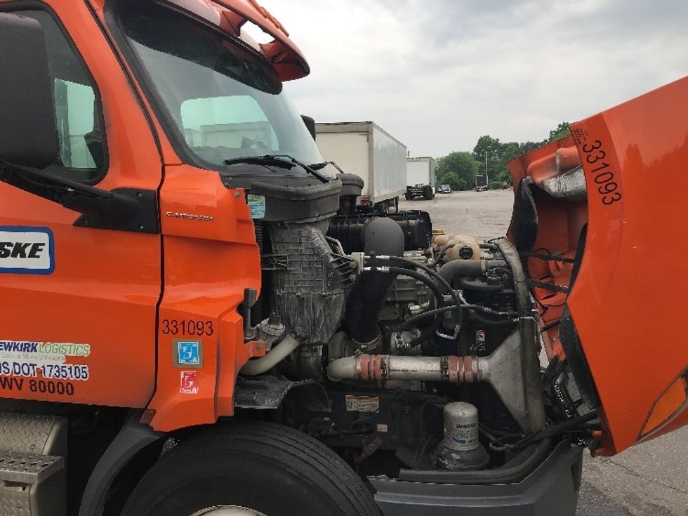 Day Cab Tractor-Heavy Duty Tractors-Freightliner-2019-T11664ST-Erlanger-KY-341,564\n\t\tmiles-$ 42,250 - Image 15