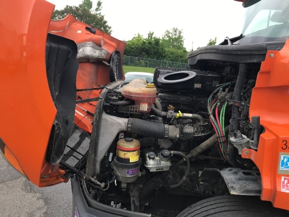 Day Cab Tractor-Heavy Duty Tractors-Freightliner-2019-T11664ST-Erlanger-KY-341,564\n\t\tmiles-$ 42,250 - Image 16