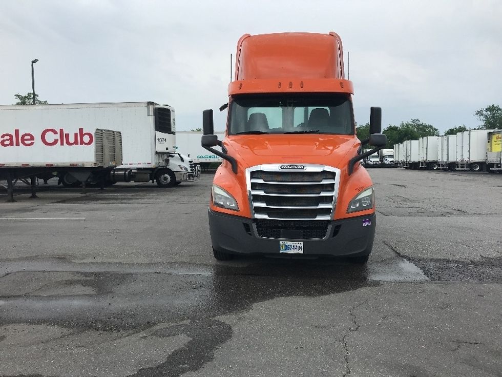 Day Cab Tractor-Heavy Duty Tractors-Freightliner-2019-T11664ST-Erlanger-KY-341,564\n\t\tmiles-$ 42,250 - Image 2
