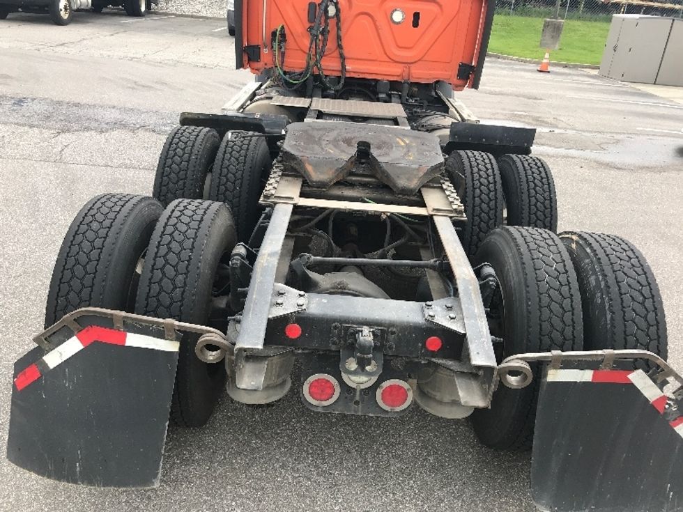 Day Cab Tractor-Heavy Duty Tractors-Freightliner-2019-T11664ST-Erlanger-KY-341,564\n\t\tmiles-$ 42,250 - Image 6