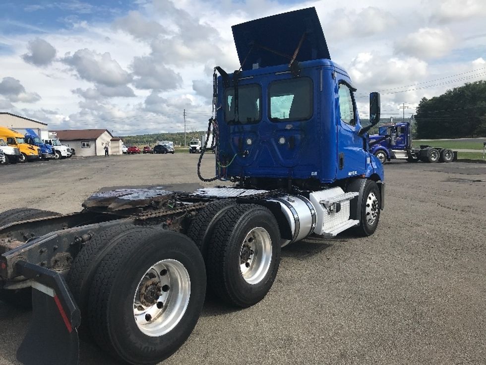 Day Cab Tractor-Heavy Duty Tractors-Freightliner-2019-T11664ST-Flower Mound-TX-328,166\n\t\tmiles-$ 45,500 - Image 7