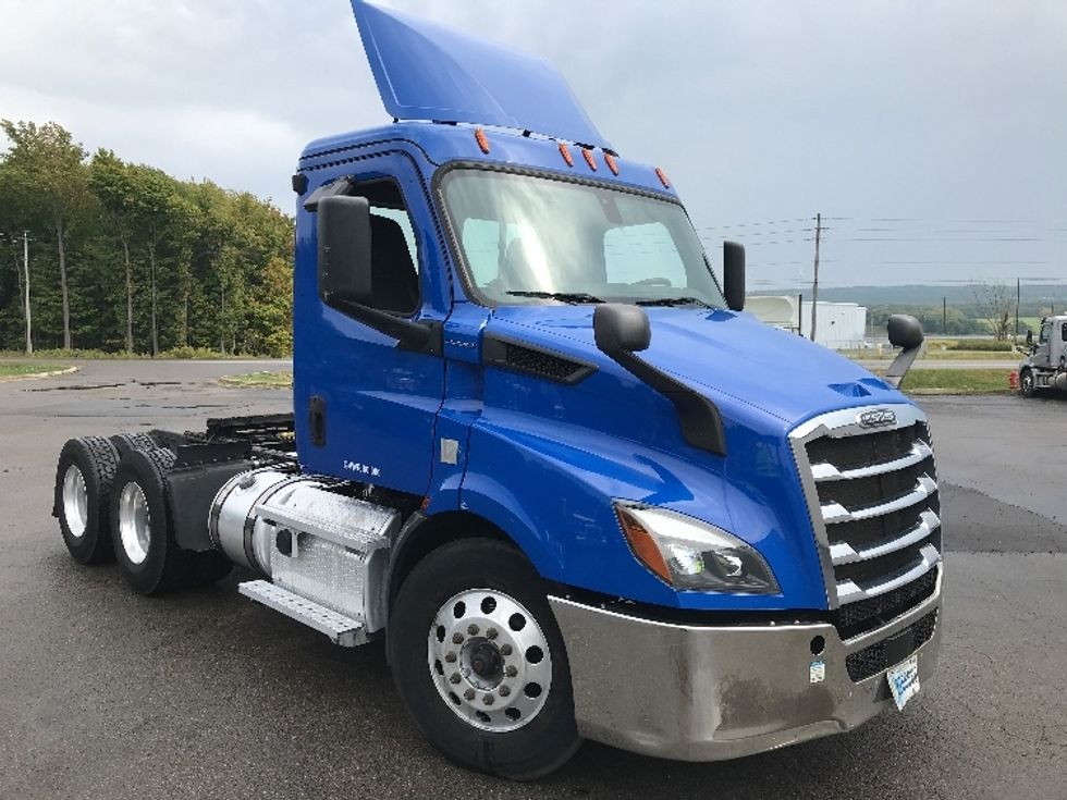 Day Cab Tractor-Heavy Duty Tractors-Freightliner-2019-T11664ST-Flower Mound-TX-336,319\n\t\tmiles-$ 45,000 - Image 1