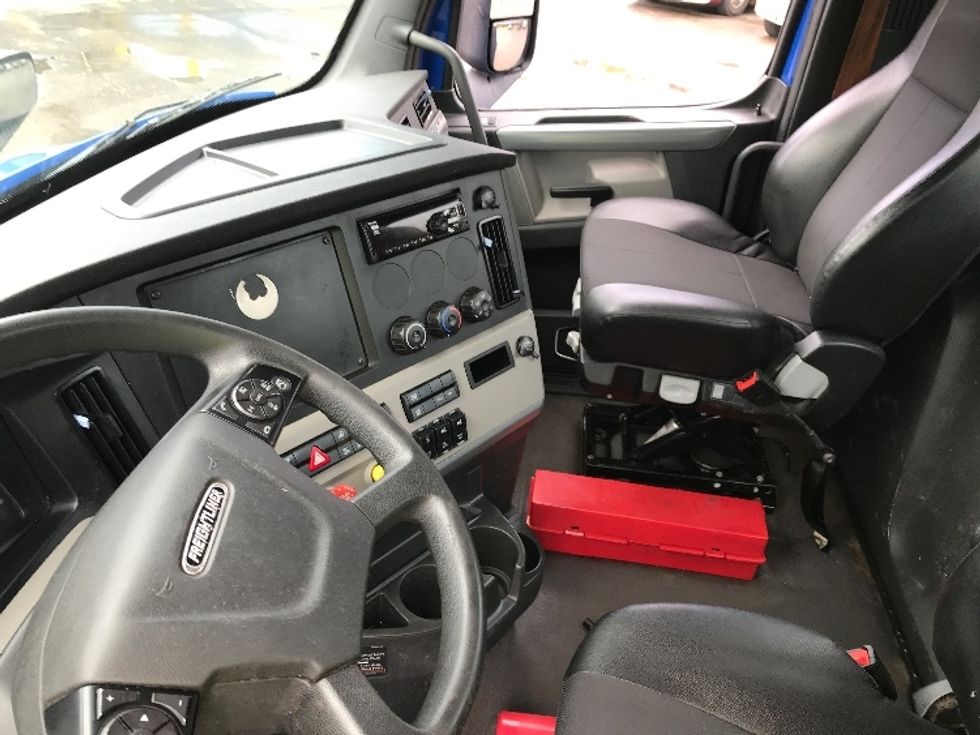 Day Cab Tractor-Heavy Duty Tractors-Freightliner-2019-T11664ST-Flower Mound-TX-336,319\n\t\tmiles-$ 45,000 - Image 10