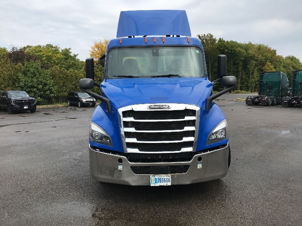 Day Cab Tractor-Heavy Duty Tractors-Freightliner-2019-T11664ST-Flower Mound-TX-336,319\n\t\tmiles-$ 45,000 - Image 2