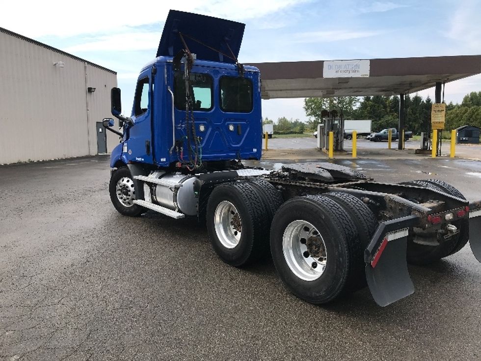 Day Cab Tractor-Heavy Duty Tractors-Freightliner-2019-T11664ST-Flower Mound-TX-336,319\n\t\tmiles-$ 45,000 - Image 5