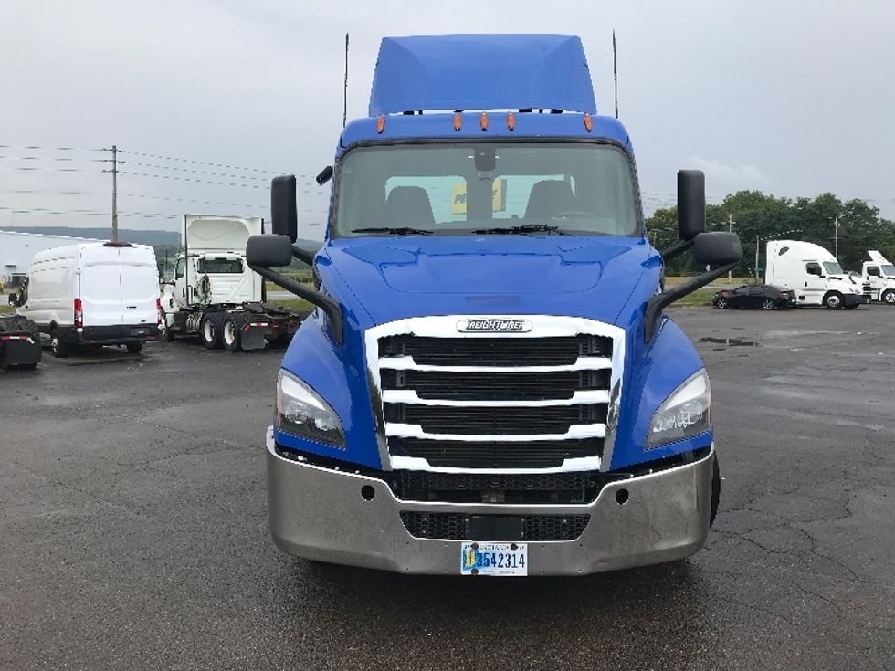 Day Cab Tractor-Heavy Duty Tractors-Freightliner-2019-T11664ST-Flower Mound-TX-366,698\n\t\tmiles-$ 43,500 - Image 2