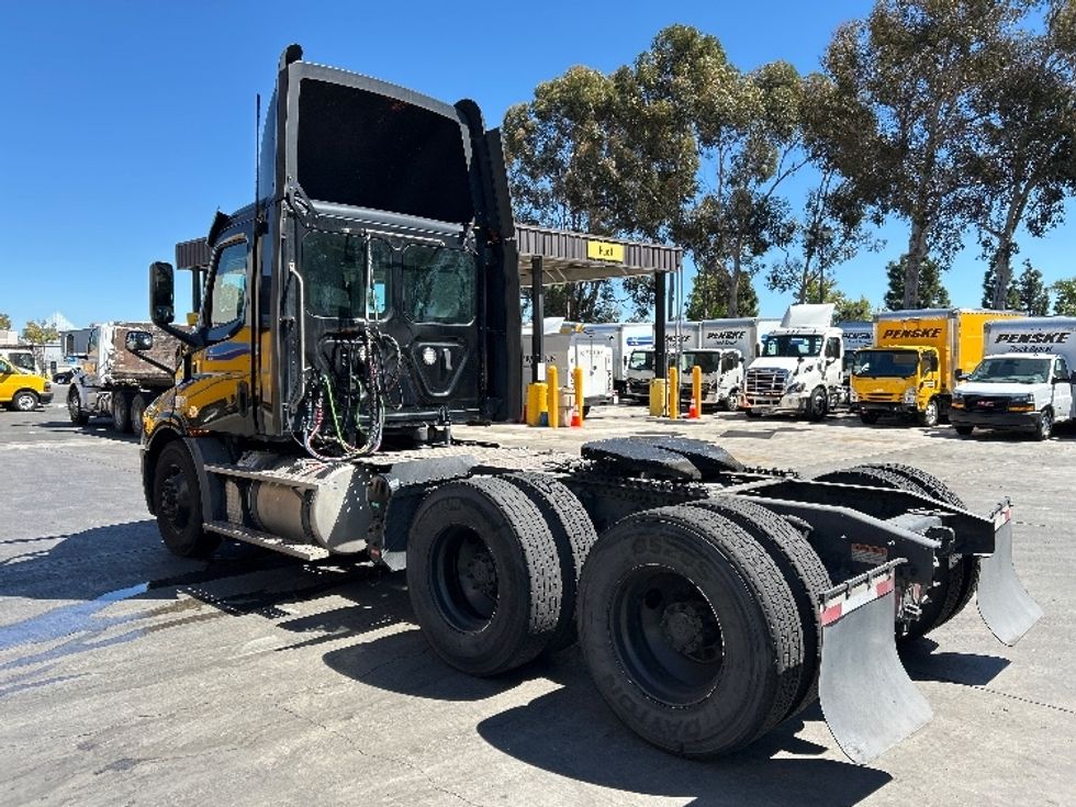 Day Cab Tractor-Heavy Duty Tractors-Freightliner-2019-T11664ST-Fontana-CA-235,446\n\t\tmiles-$ 54,750 - Image 5