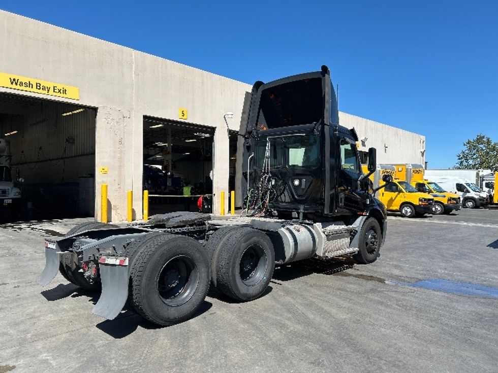 Day Cab Tractor-Heavy Duty Tractors-Freightliner-2019-T11664ST-Fontana-CA-235,446\n\t\tmiles-$ 54,750 - Image 7