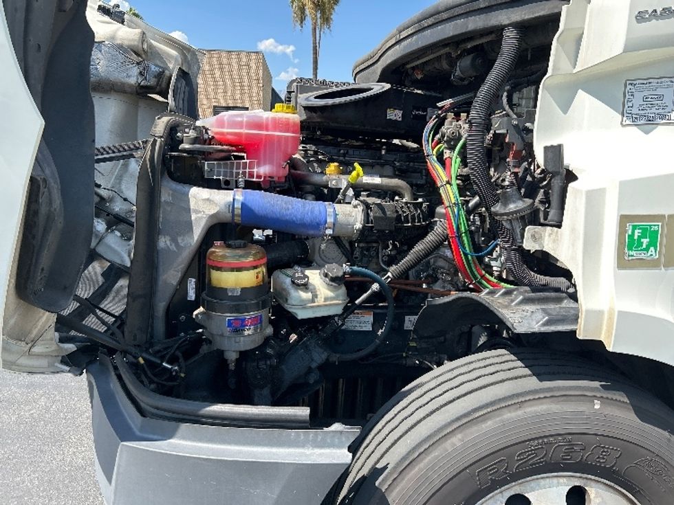 Day Cab Tractor-Heavy Duty Tractors-Freightliner-2019-T11664ST-Fontana-CA-444,632\n\t\tmiles-$ 36,000 - Image 15