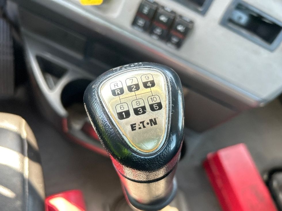Day Cab Tractor-Heavy Duty Tractors-Freightliner-2019-T11664ST-Fontana-CA-444,632\n\t\tmiles-$ 36,000 - Image 16
