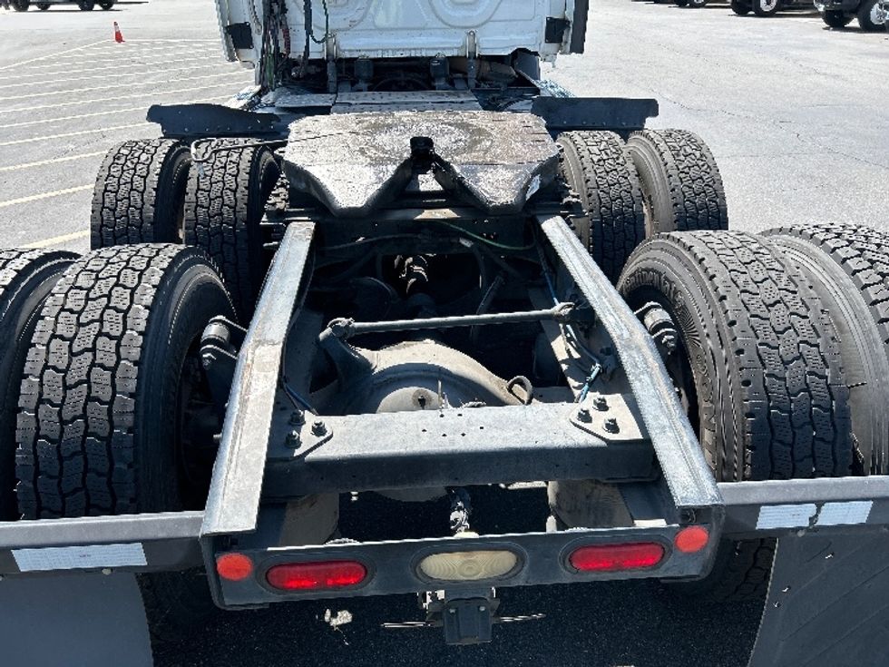 Day Cab Tractor-Heavy Duty Tractors-Freightliner-2019-T11664ST-Fontana-CA-444,632\n\t\tmiles-$ 36,000 - Image 6