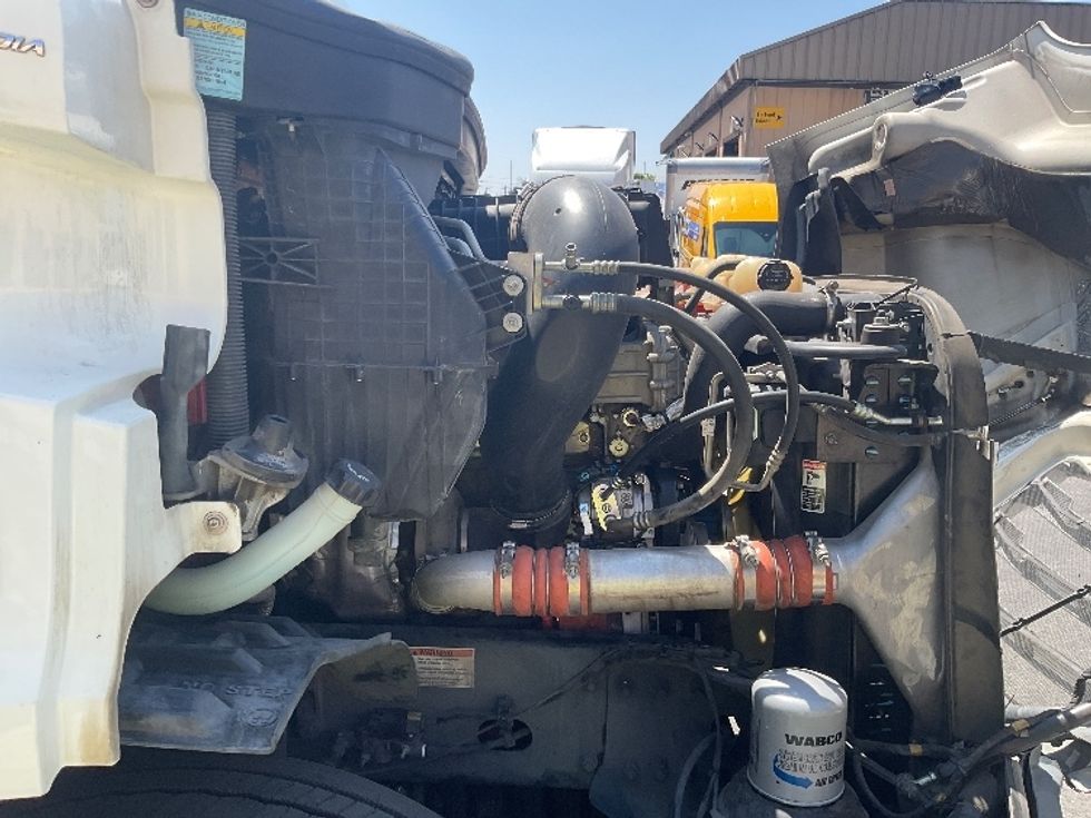 Day Cab Tractor-Heavy Duty Tractors-Freightliner-2019-T11664ST-Fontana-CA-458,571\n\t\tmiles-$ 33,750 - Image 12