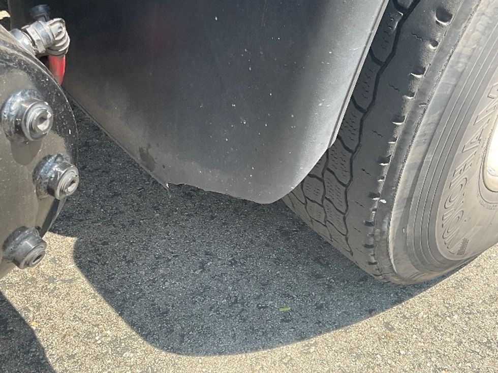 Day Cab Tractor-Heavy Duty Tractors-Freightliner-2019-T11664ST-Fontana-CA-458,571\n\t\tmiles-$ 33,750 - Image 17