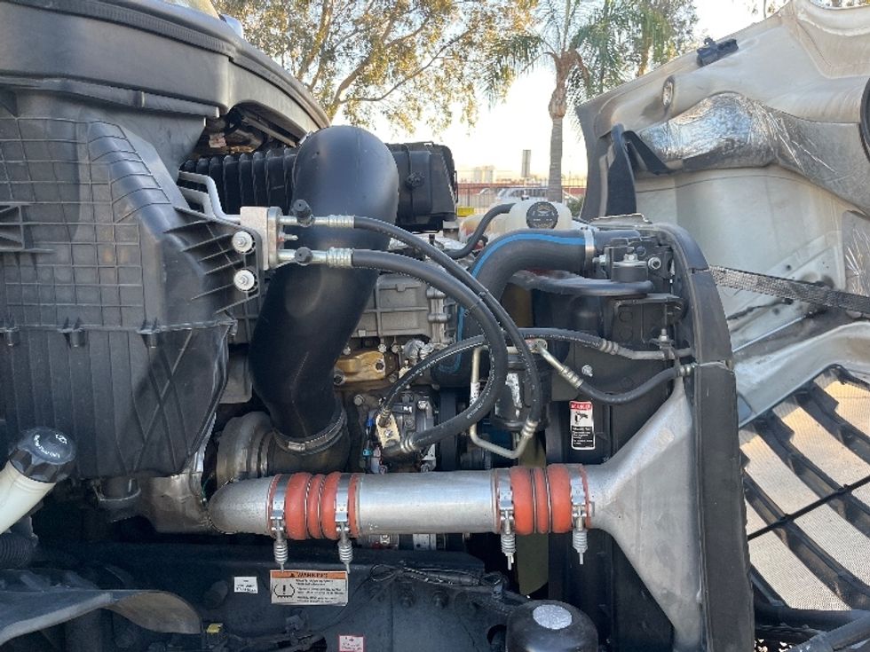 Day Cab Tractor-Heavy Duty Tractors-Freightliner-2019-T11664ST-Fontana-CA-542,663\n\t\tmiles-$ 34,250 - Image 15