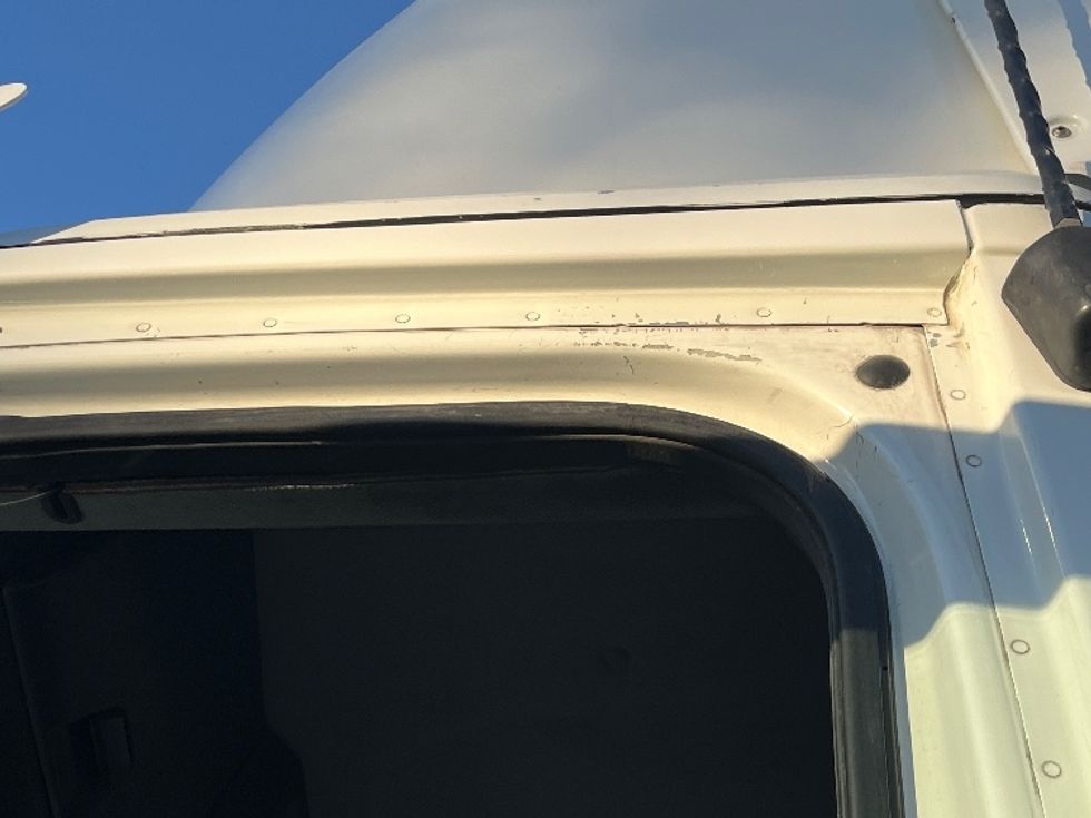 Day Cab Tractor-Heavy Duty Tractors-Freightliner-2019-T11664ST-Fontana-CA-542,663\n\t\tmiles-$ 34,250 - Image 21