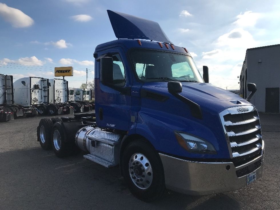 Day Cab Tractor-Heavy Duty Tractors-Freightliner-2019-T11664ST-Fredonia-NY-248,565\n\t\tmiles-$ 44,750 - Image 1