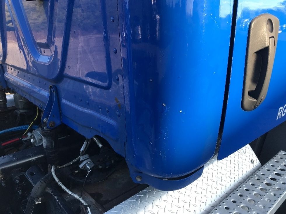 Day Cab Tractor-Heavy Duty Tractors-Freightliner-2019-T11664ST-Fredonia-NY-248,565\n\t\tmiles-$ 44,750 - Image 19